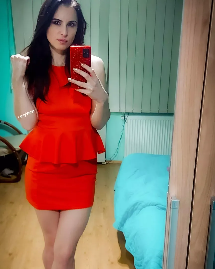Trying on an old red dress,not sure if I like it anymore 🤔