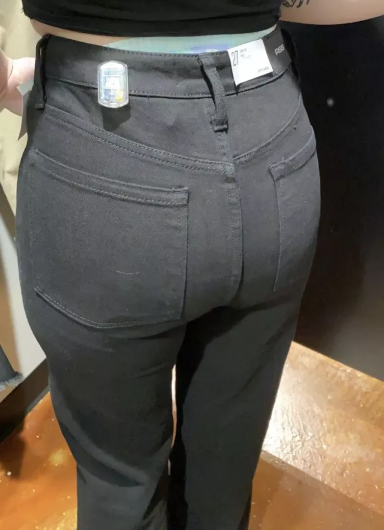 Trying on new jeans to hide her diapers at work 😻 what do you think? Can you tell?