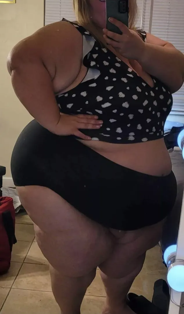 Trying out some new bathing suits. What do y'all think of this one?