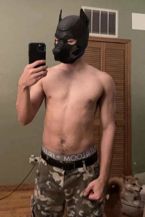 Trying out this pup play thing 🤔🇲🇽💪🏼