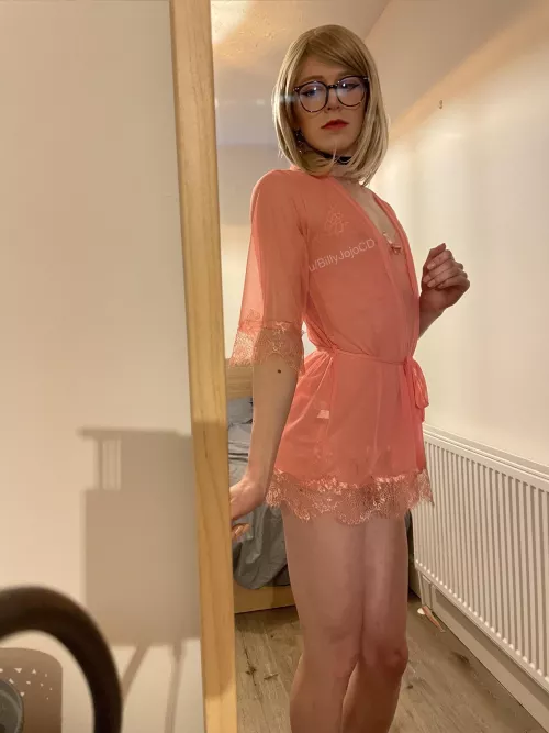 Trying to be the girl you want to see when you come home 💁🏼‍♀️