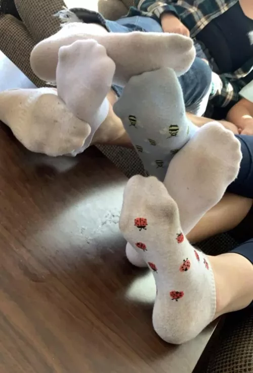 Trying to convince my volleyball team to do content with me 😭 3 are in so far