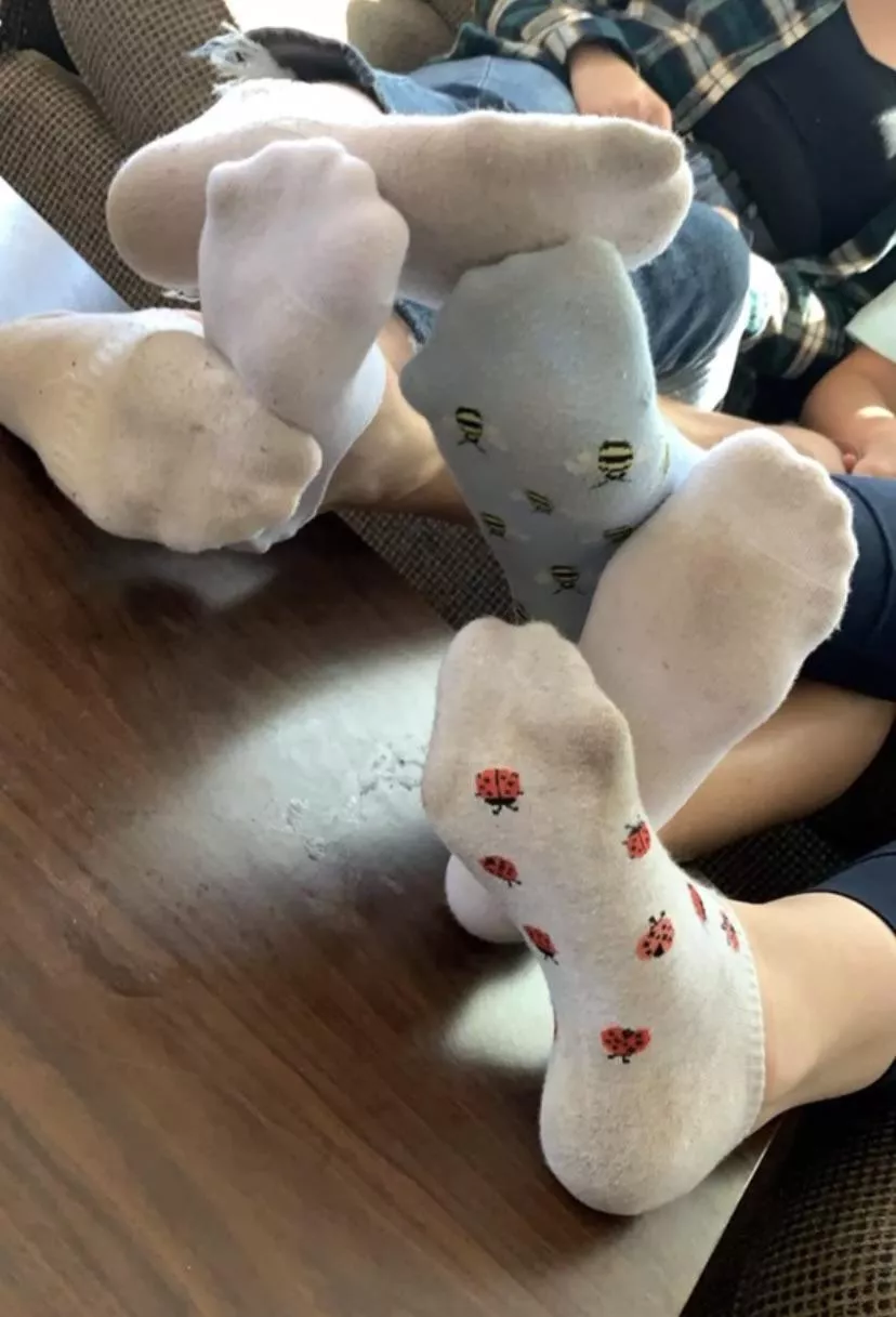 Trying to convince my volleyball team to do content with me 😭 3 are in so far