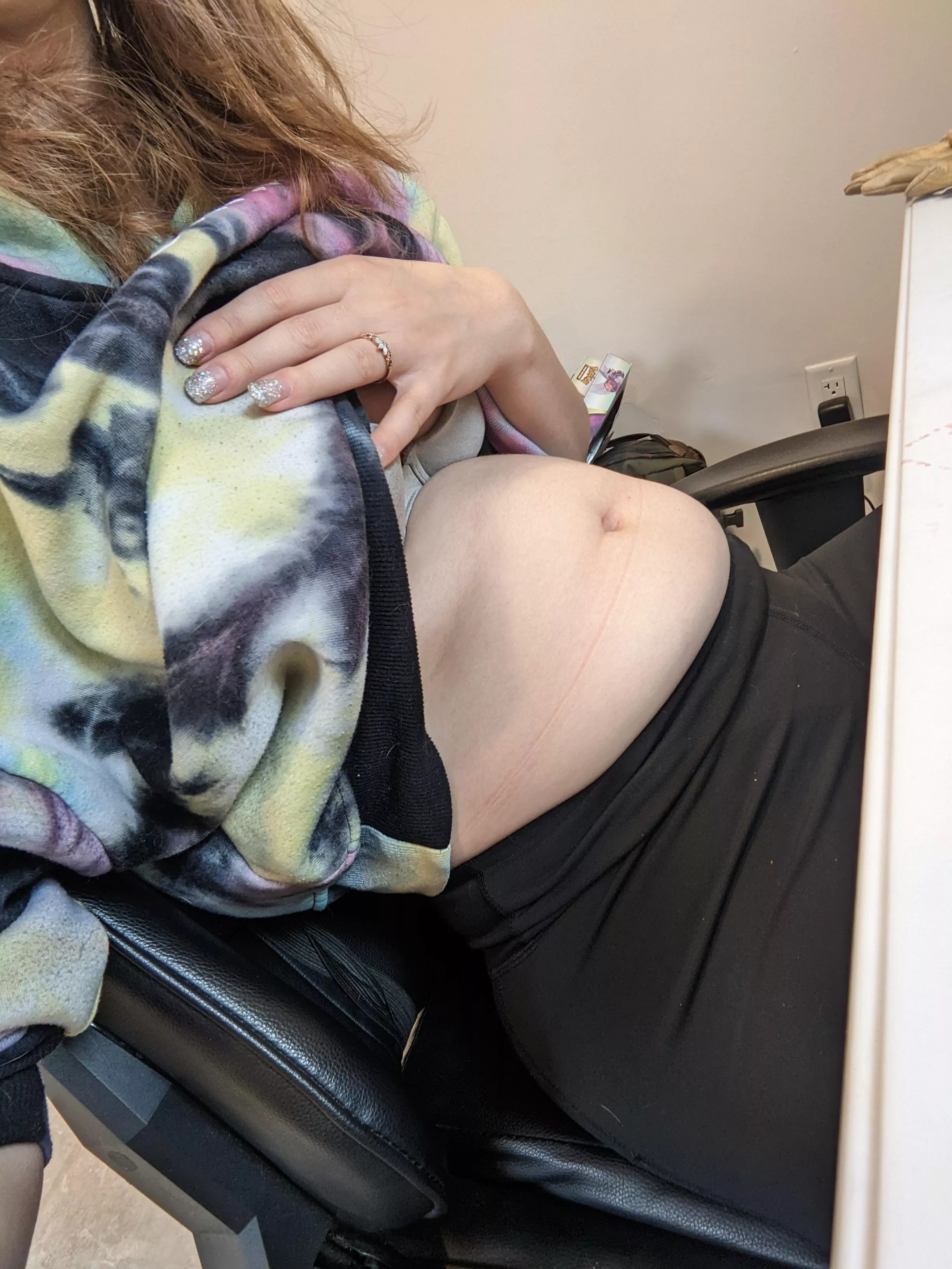 trying to do work, but my belly is getting in the way😫