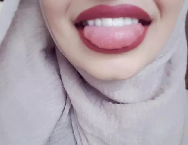 Turkish hijabi slut here, 22 from London xx