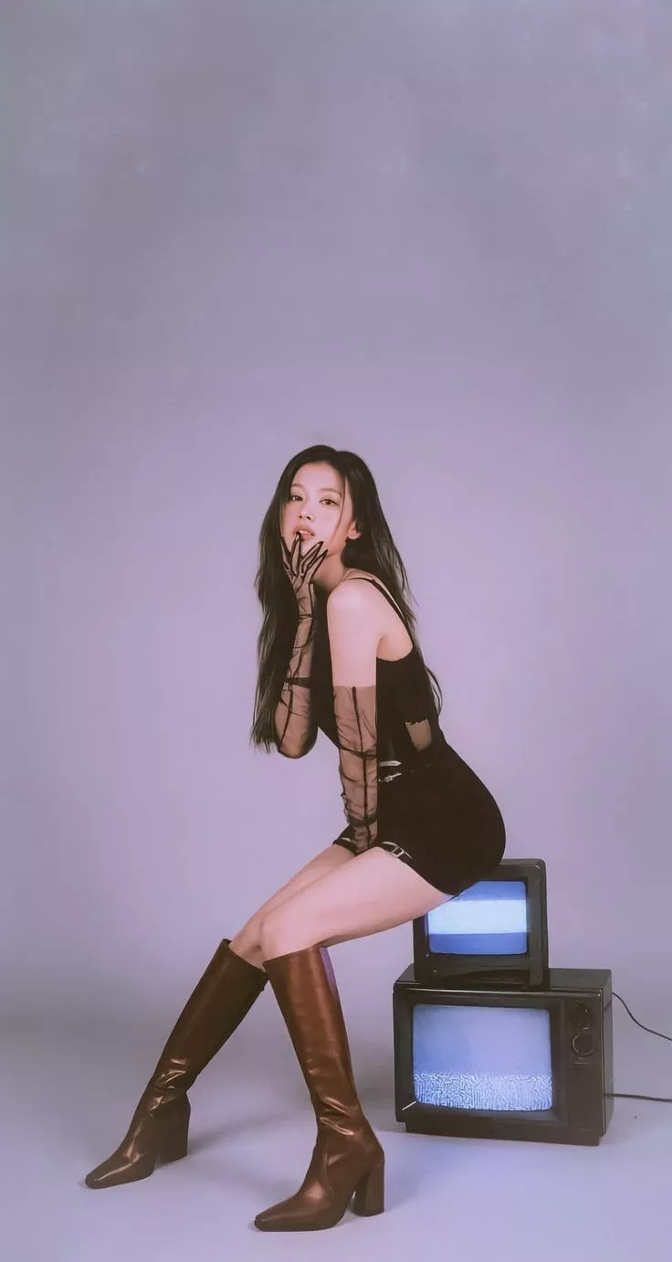 TWICE - Sana