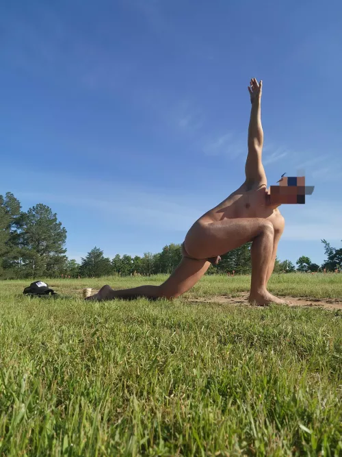 Twisted High Lunge