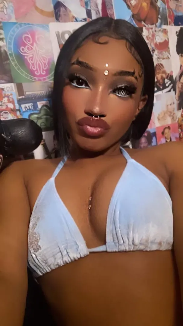 Twitter:@Kreolekittyx 🎀👁‍🗨 Insta: @HarajukuHaitian