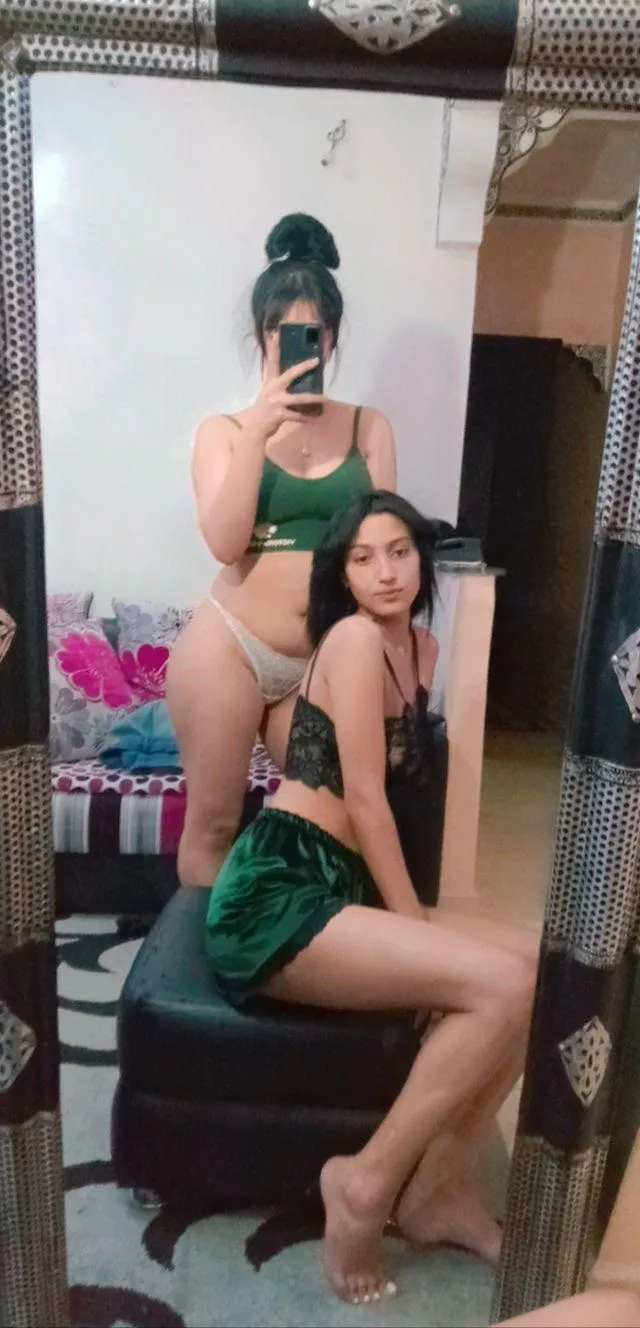 Two dommes is better than one do u agree?