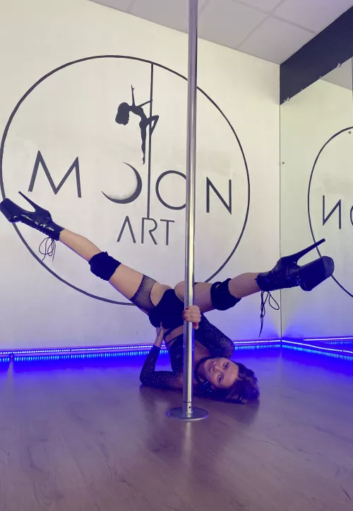 Ukrainian dancer high heels 🔥