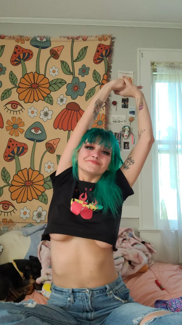underboob for days