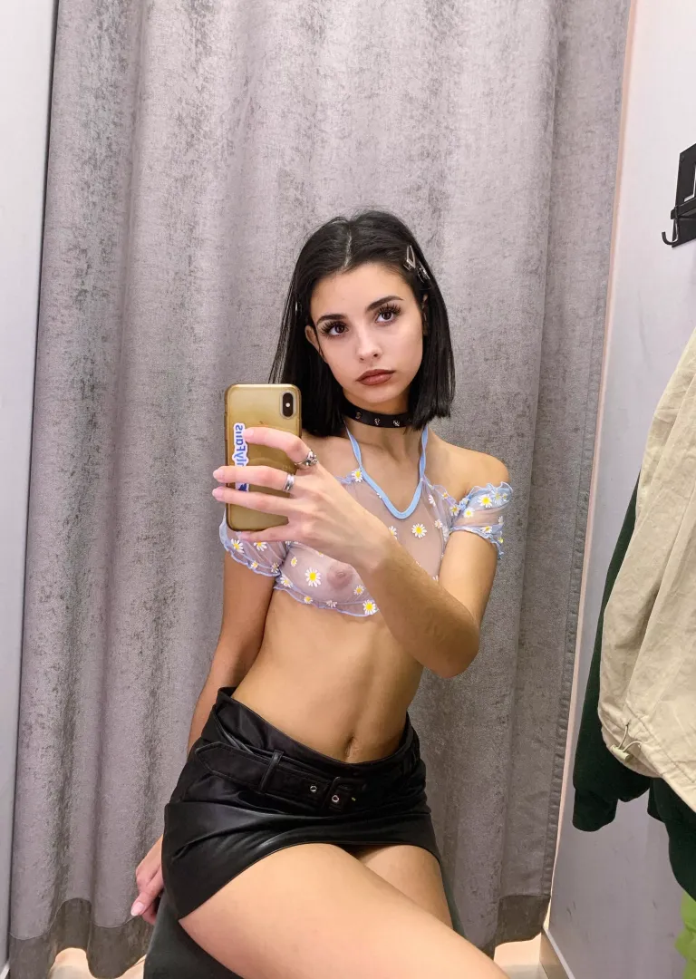 Undress this mini skirt from my perfect body