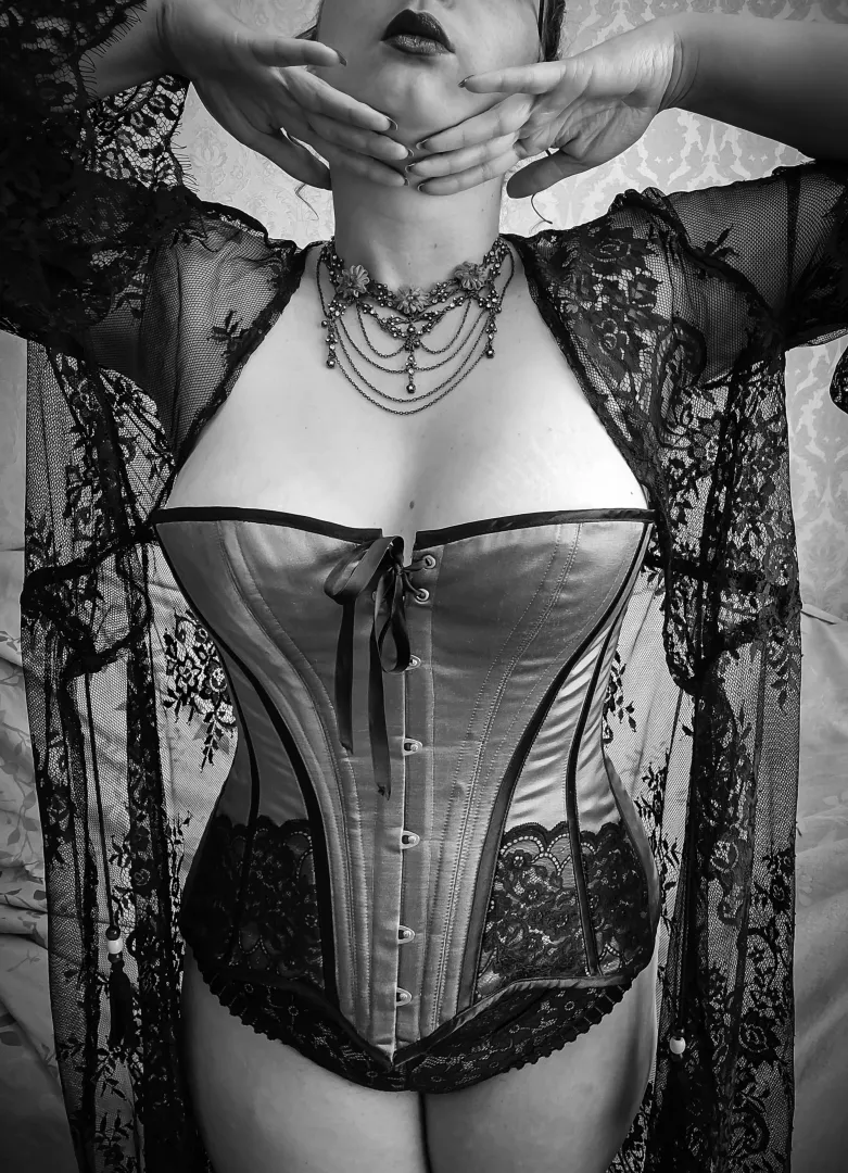 Unlace me