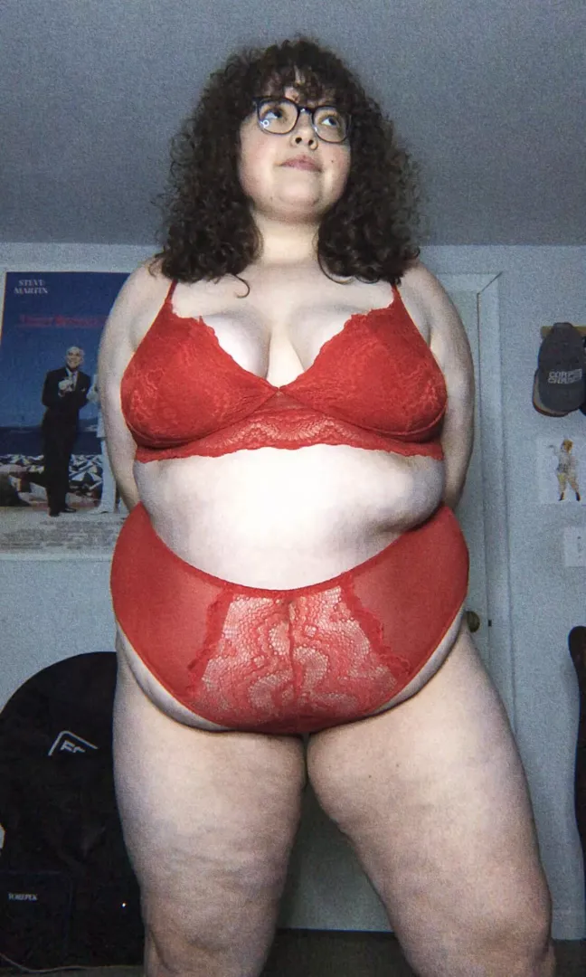 Updating my lingerie drawer and getting rid of this set, so 💋 it goodbye