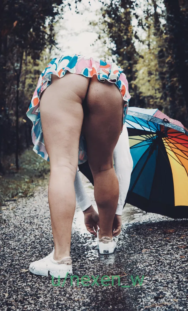 Upskirt ass...