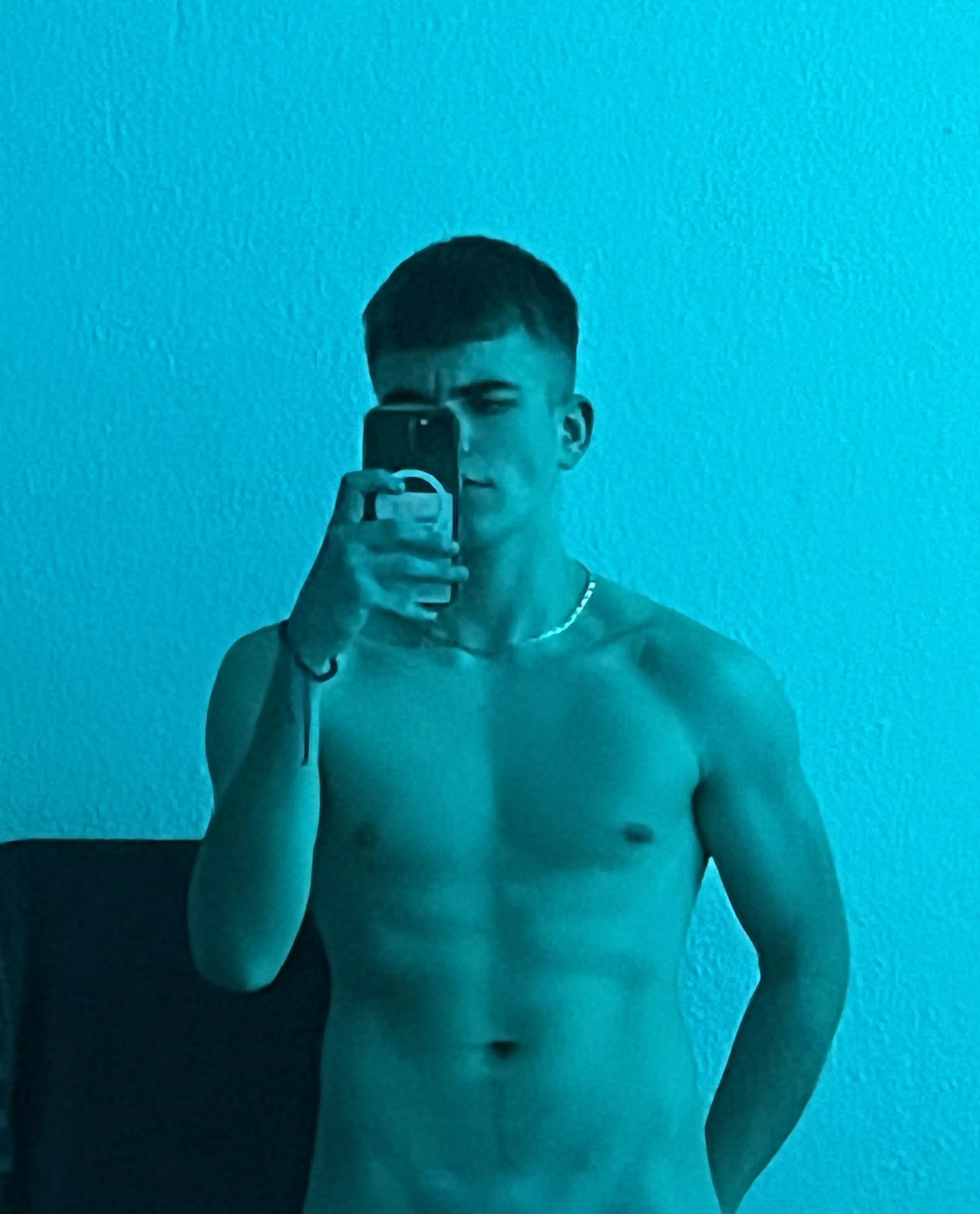 Upvote and I’ll send you dp in dms😈