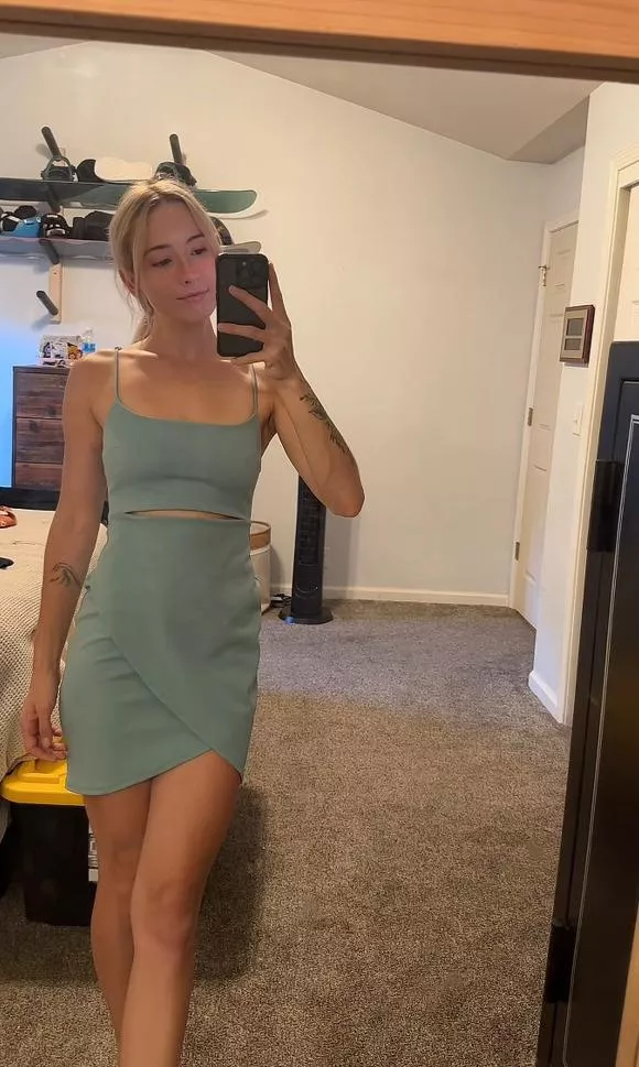 Usually not a dress girl, how do I look 😌