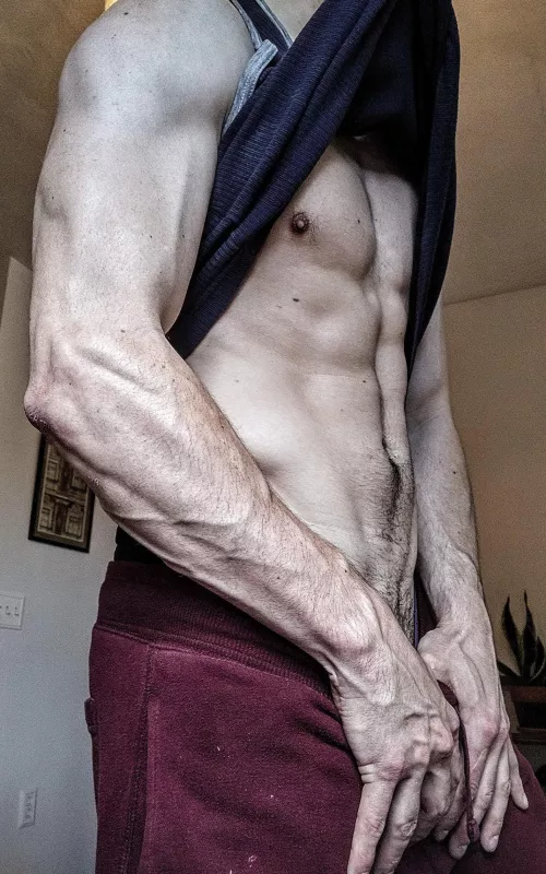 V line and forearms 😘