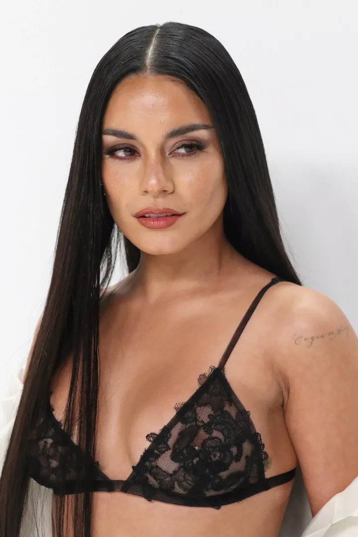 Vanessa has me throbbing, feeling so horny and wild