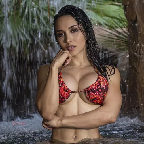 Vanessa Serros
