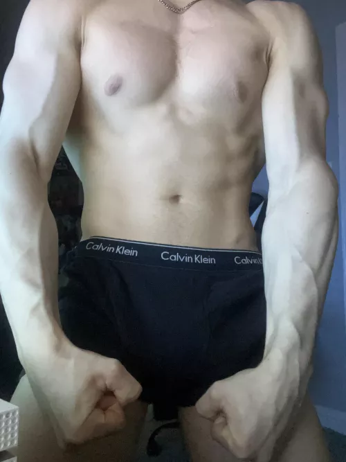 veiny arms in action 🎥🤫🔥