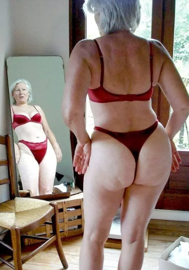 Very curvy GILF!