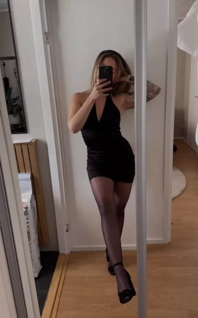 Very sexy in black