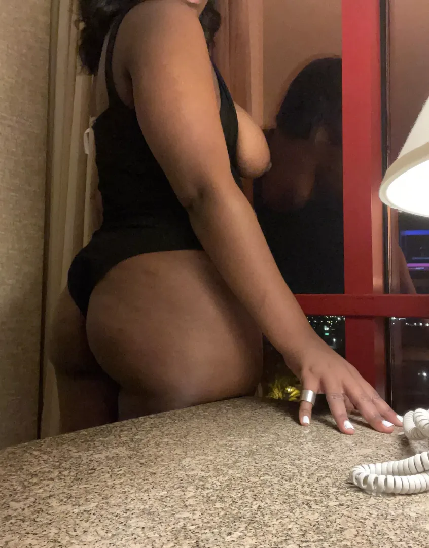 Views. 🍑🍑