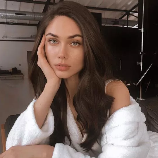 Vika Bronova.