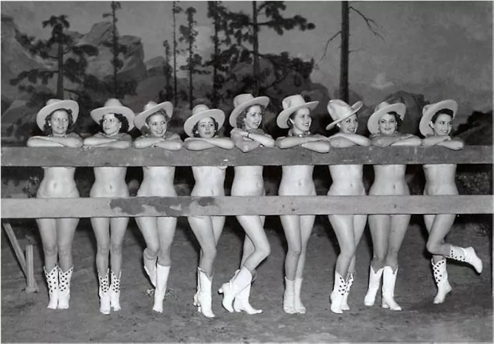 Vintage cowgirls at the Fence.