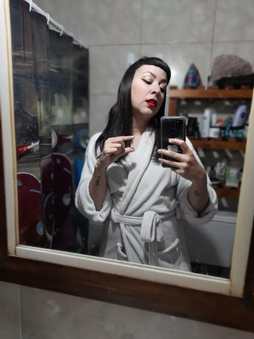  virgin behind the screen, I want to play with you. The game is to obey me 