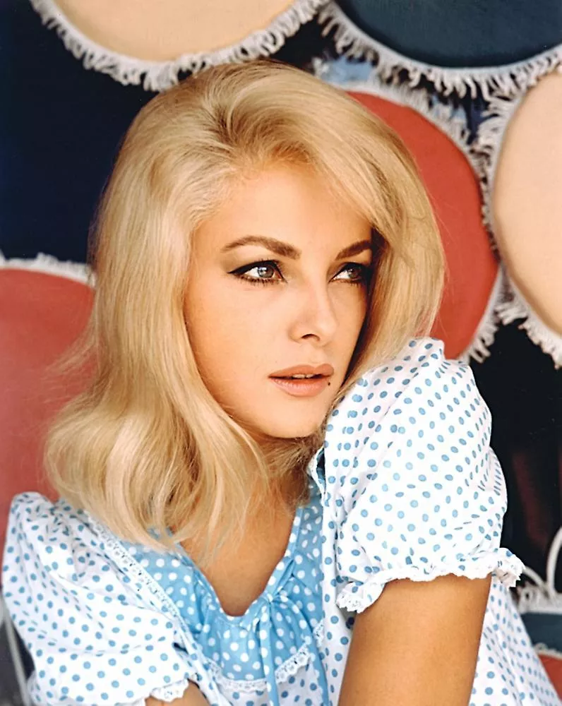 Virna Lisi (1965)