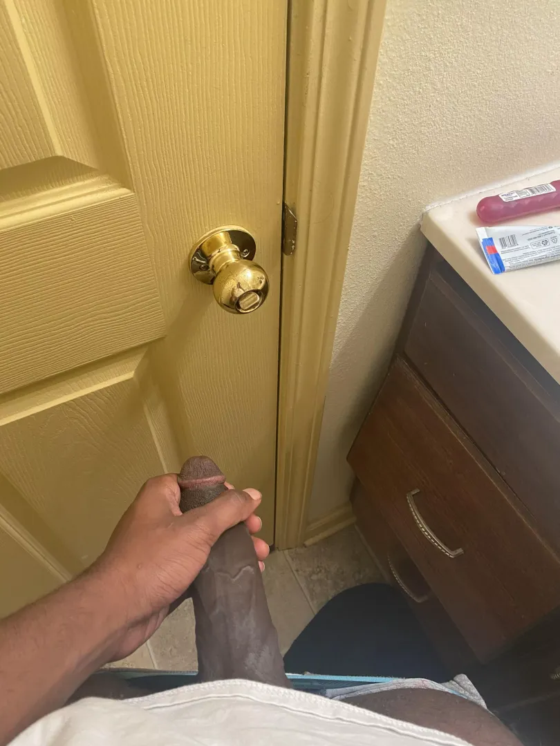 wake up come eat dm me