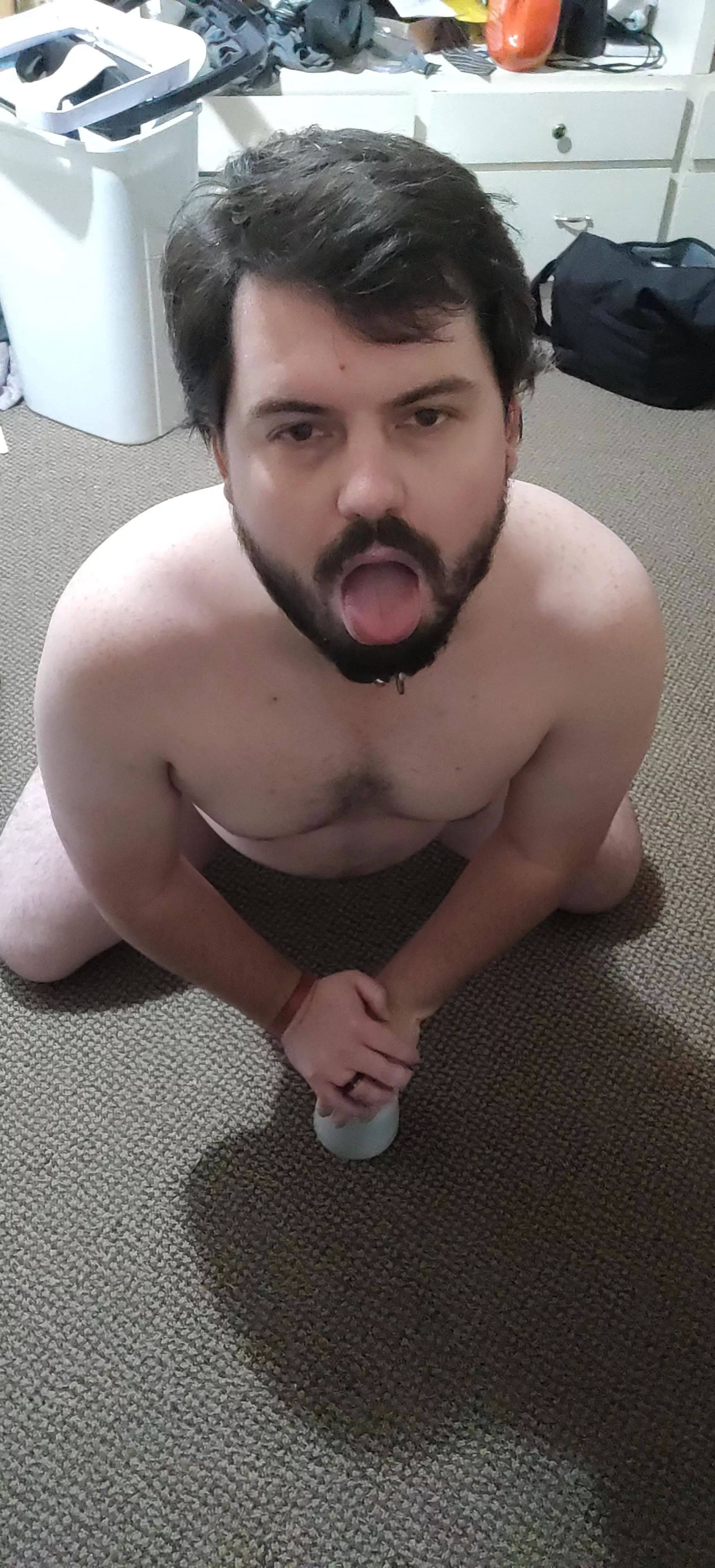 waking up naked reminds me that I am here to suck cock and worship pussy, that I am a slut, that I am a slave