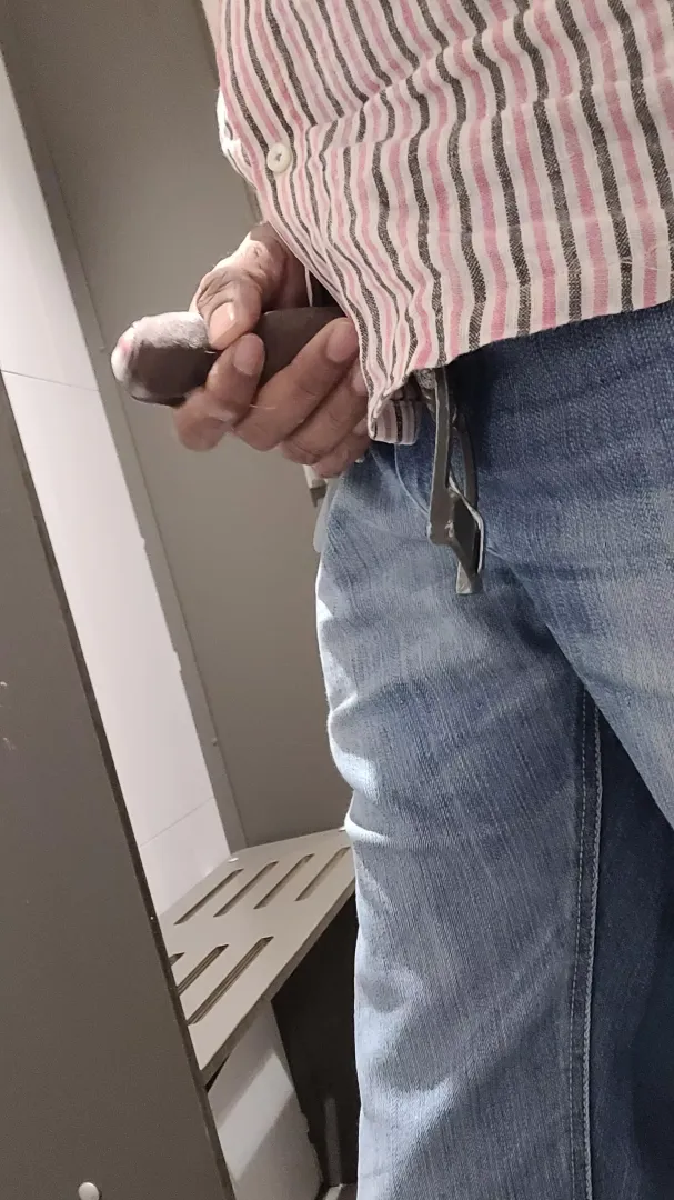 Wanked in a public shower door open