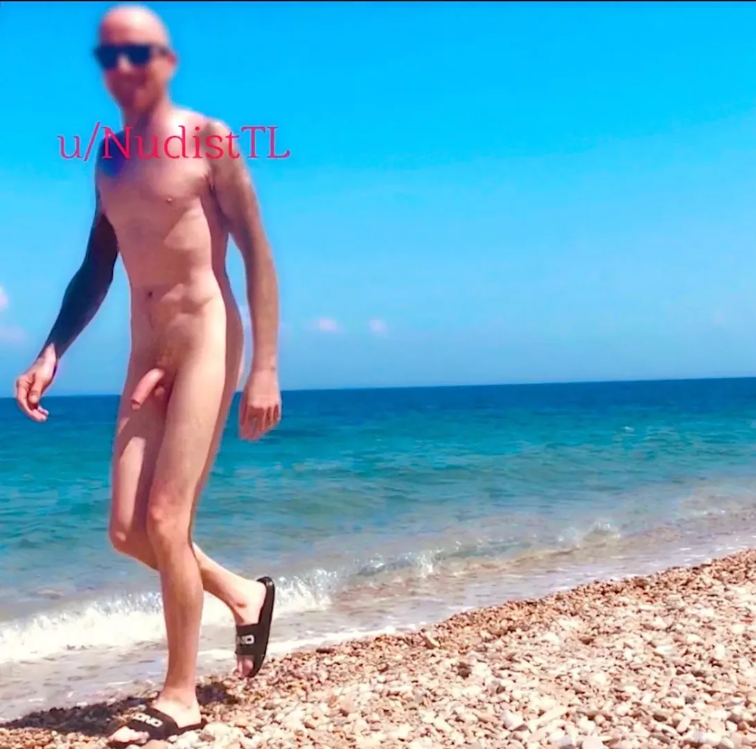 Wanna go back to this nudist beach