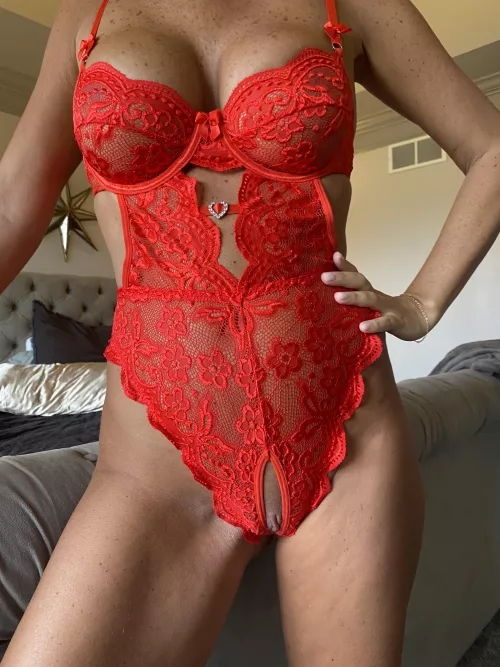 Wanna go down and make me cum 