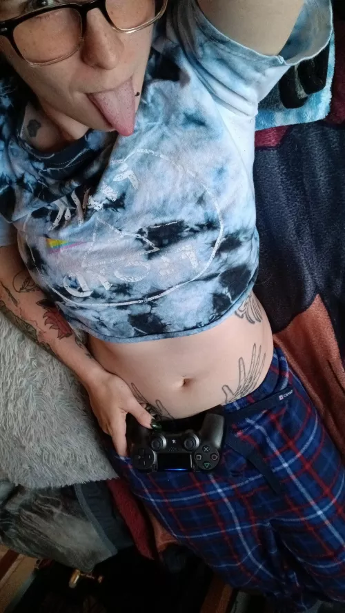 Wanna play games with me? 😜😈🎮