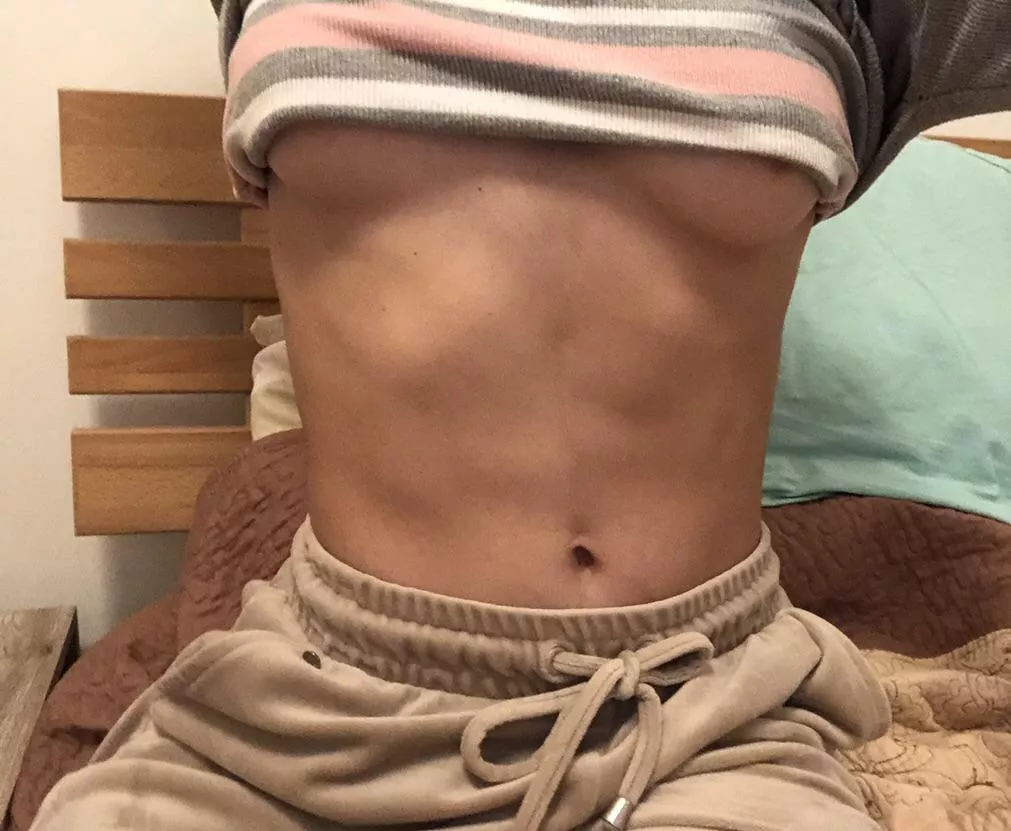 Wanna play with my tits?😋