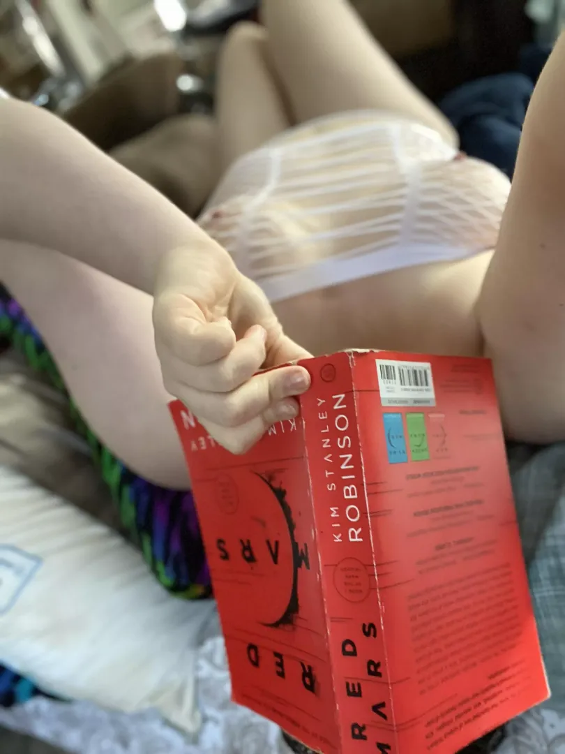 Wanna read with me