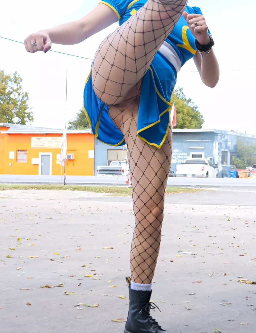 Wanna see my Kung Fu? I'll show you😈 [f]