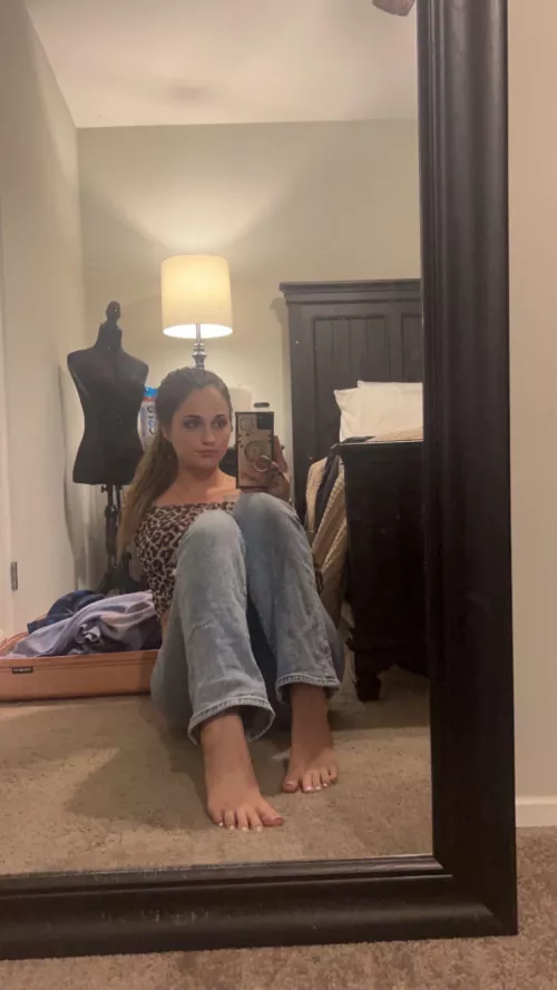 Wanna see my soles ;)