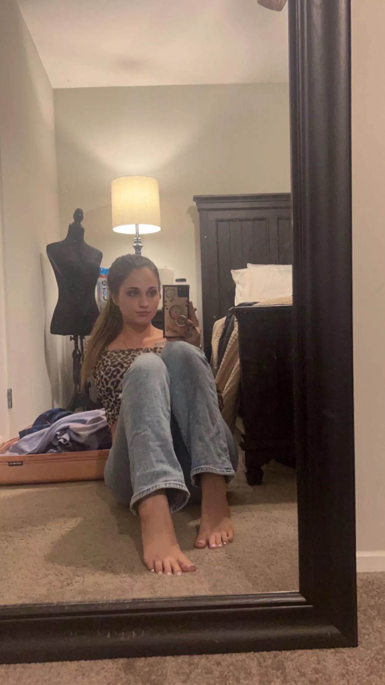 Wanna see my soles ;)