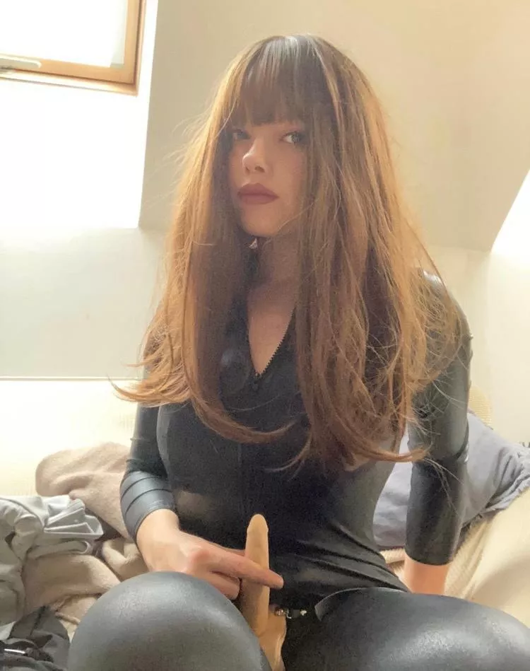 Wanna sit on my lap? [F]