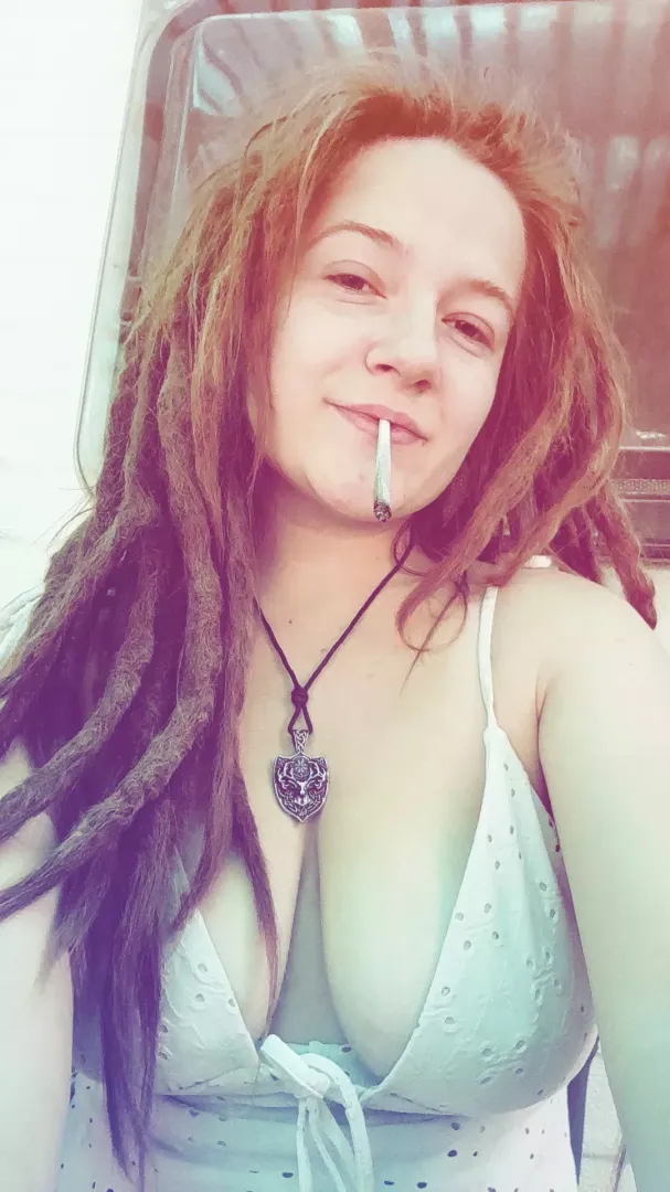 Wanna smoke? 🥰😏
