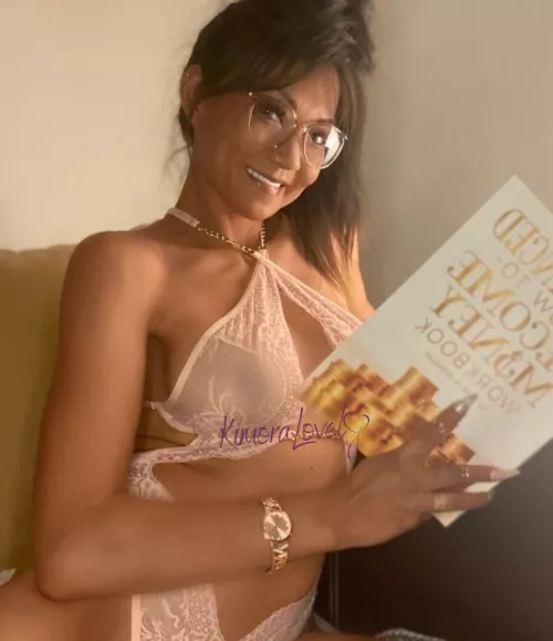 Wanna take a guess on how “how to become money” makes me feel? 😈 [F]