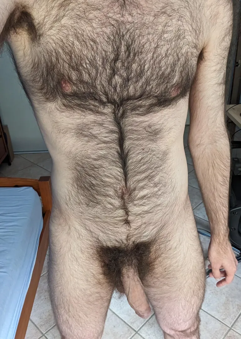 Wanna touch a hairy chest? I'm right here 😉