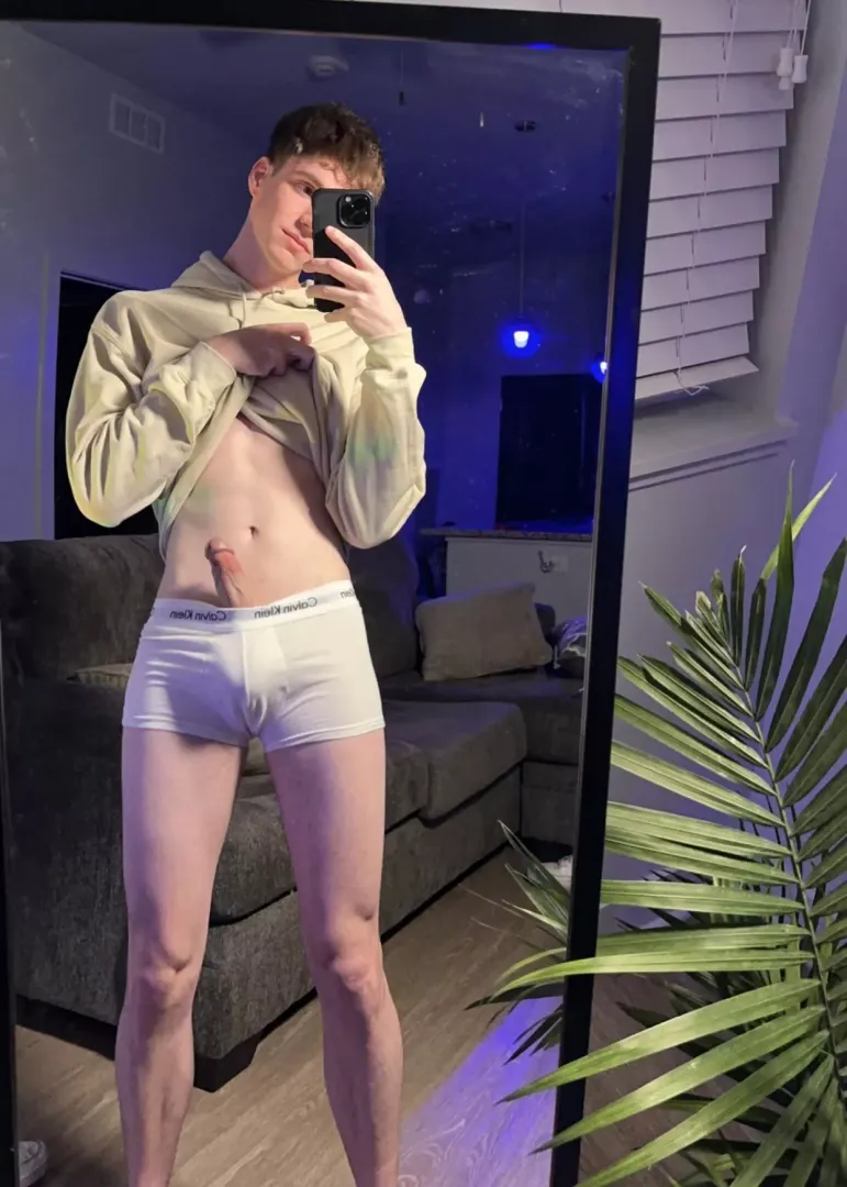 Wanna touch it?😏
