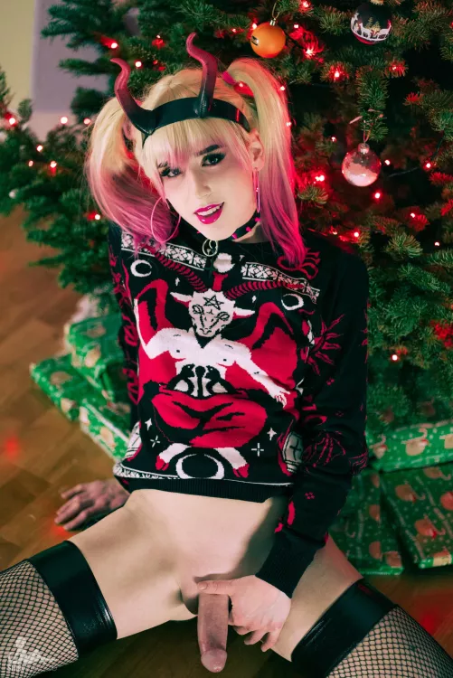 Wanna try my candy cane? 😈