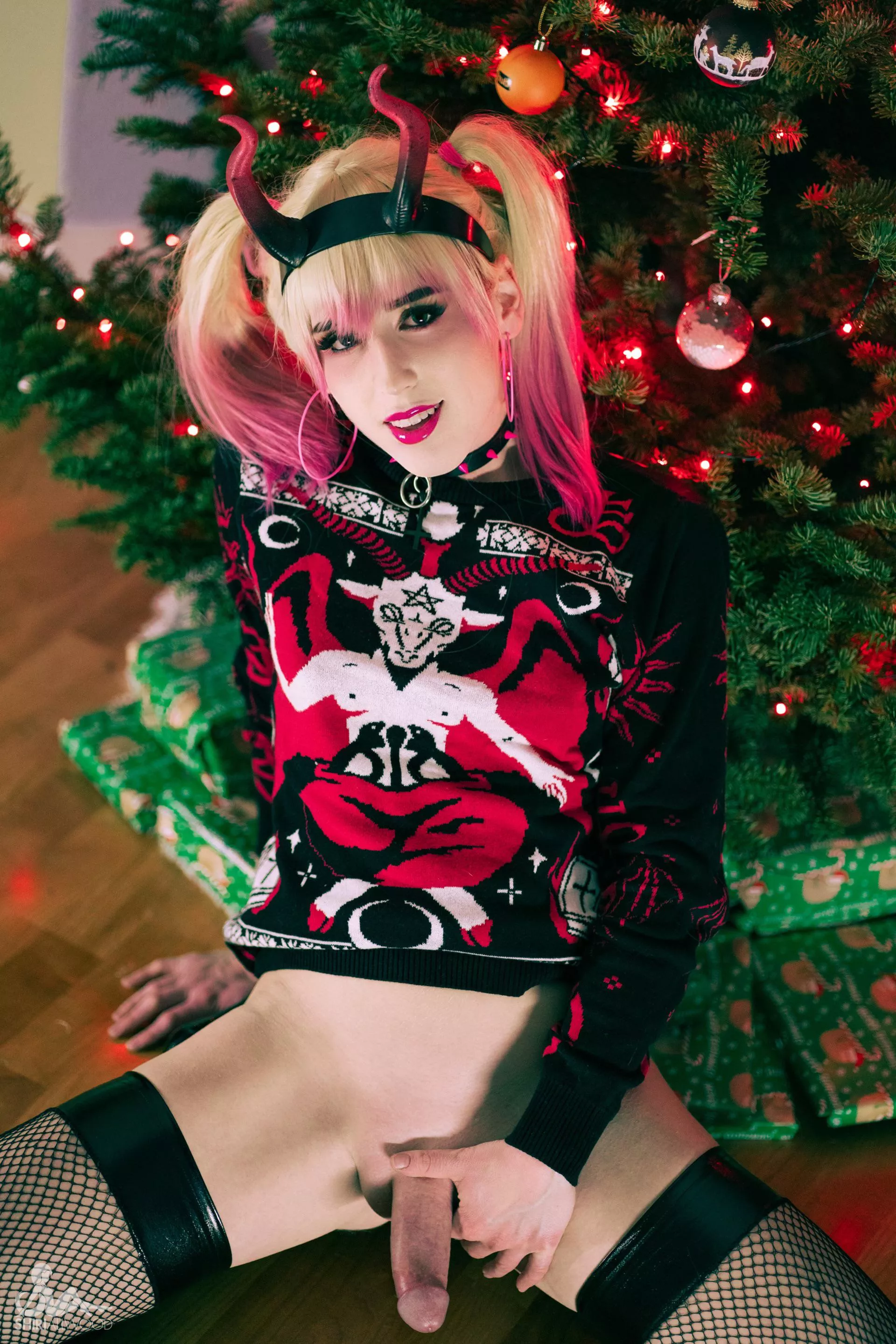 Wanna try my candy cane? 😈